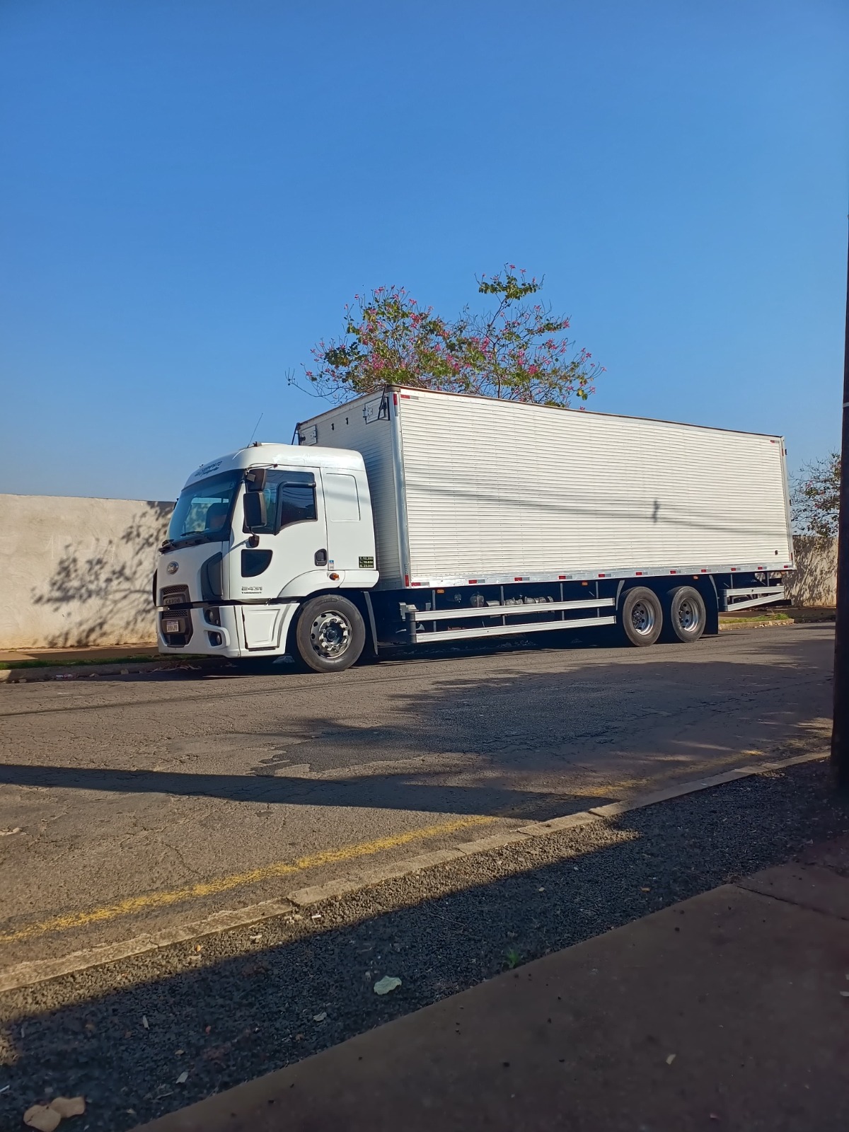 Caminhão Esbampato em rota