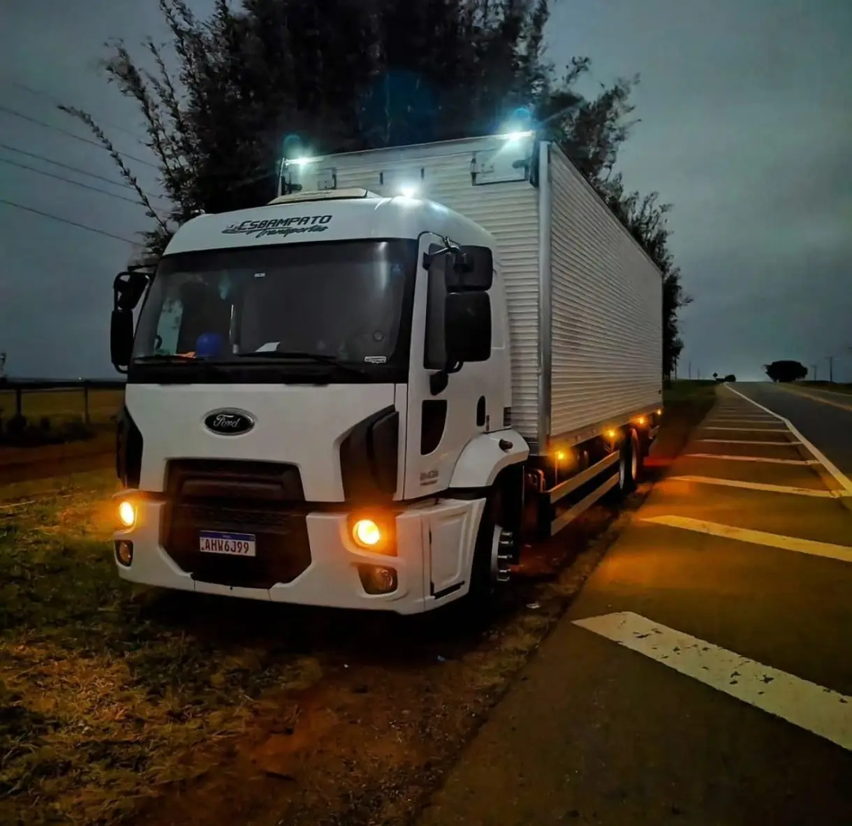 Caminhão Esbampato na rota Maringá para São Paulo