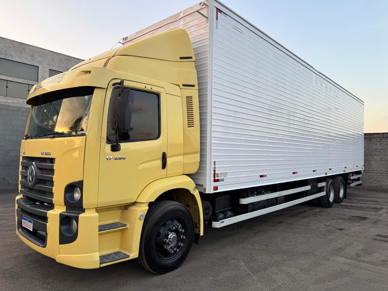 VW 17-250 frota Esbampato